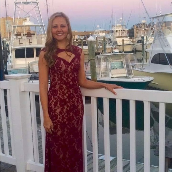 Meet your Posher, Julianna - Picture 2 of 2